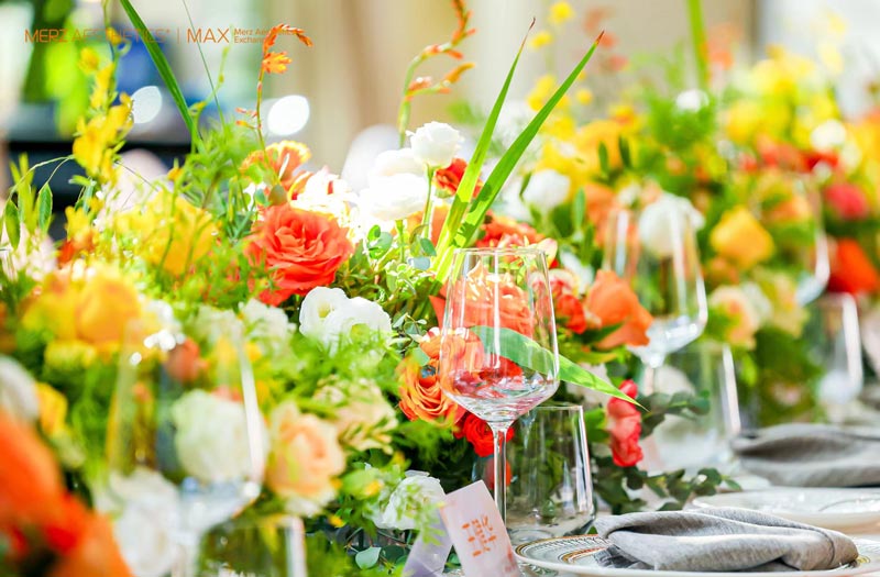 活動(dòng)現(xiàn)場(chǎng)鮮花藝布置怎么選擇呢?